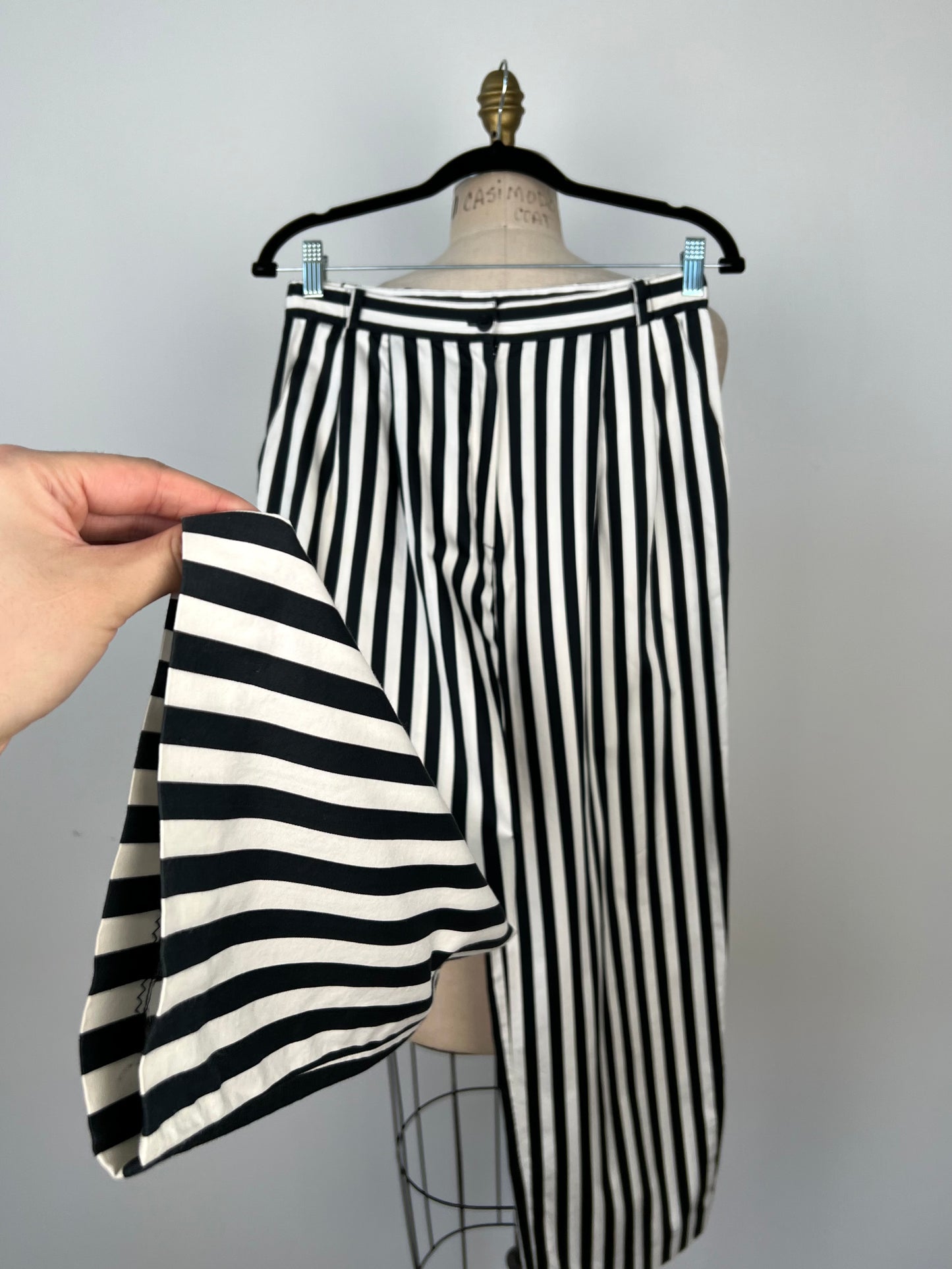 Pantalon à rayures noir et blanc (6)