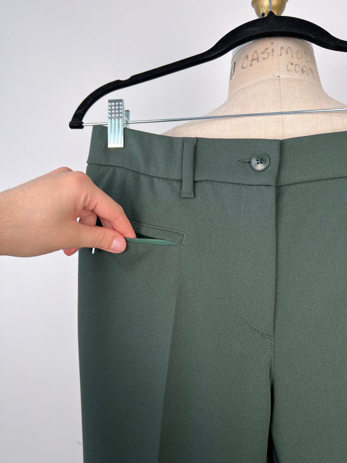 Pantalon tailleur vert forêt à taille élastique (8)