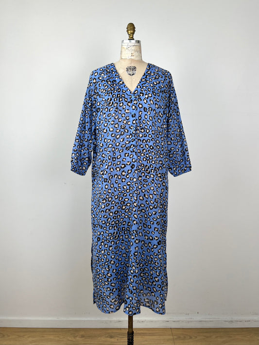 Robe oversized en voile de coton léopard bleu (6)