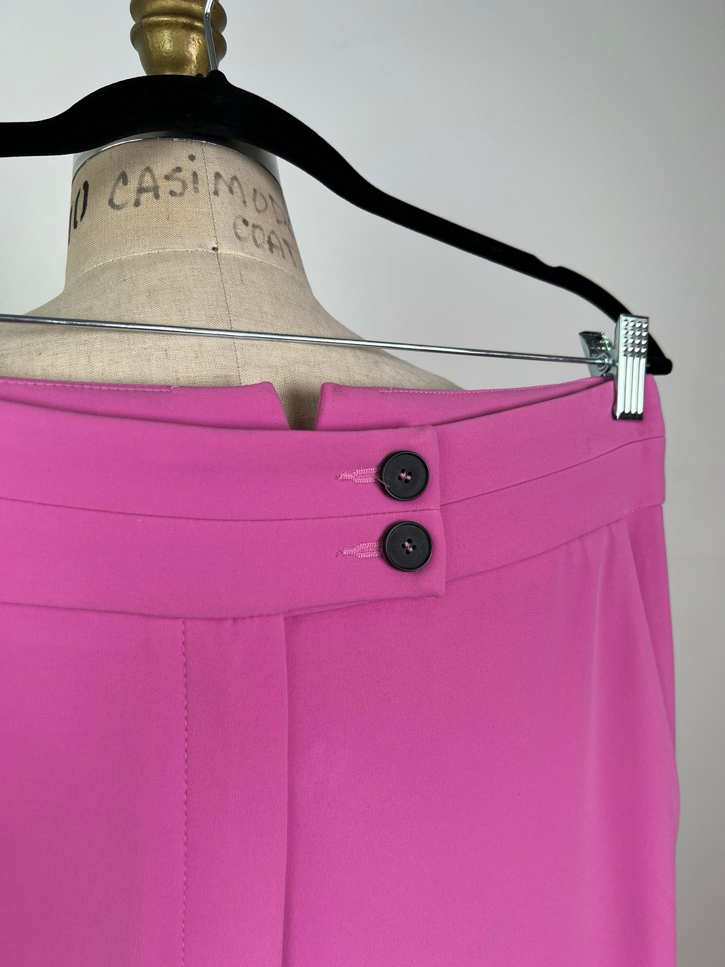 Pantalon tailleur rose lilas lavable (6 à 12)