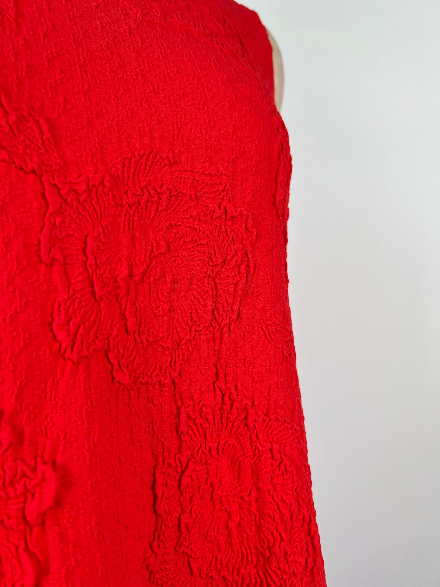 Robe rouge à jacquard floral texturé (XS/L/XL)