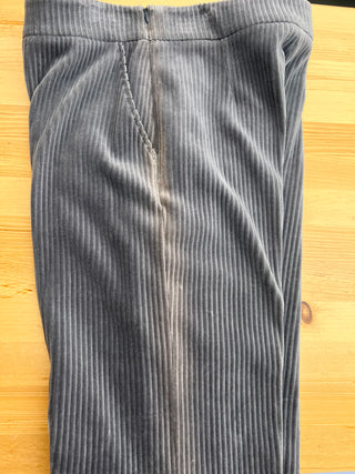 Pantalon confort en corduroy gris (8)