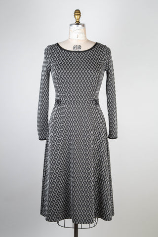 Black and white graphic flared dress (S+M)