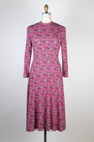 Fitted flared dress with magnolia pink print (M)