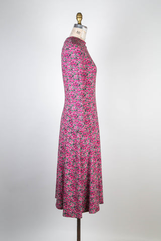 Fitted flared dress with magnolia pink print (M)