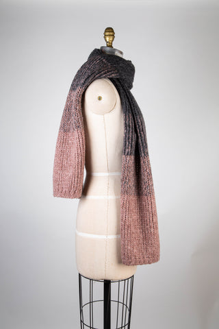 Tea pink/anthracite knitted scarf