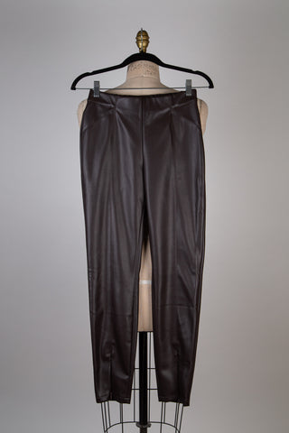 Pantalon cigarette en faux cuir chocolat (4)