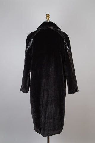 100% doggie black coat (M and L)