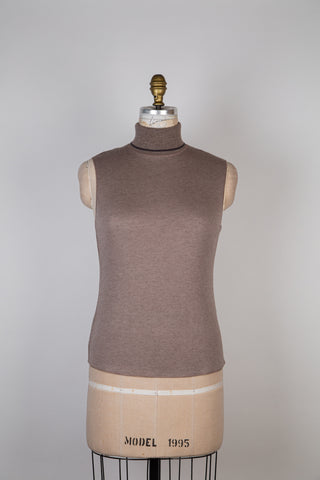 Sleeveless silky cocoa turtleneck (6)