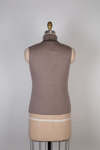 Sleeveless silky cocoa turtleneck (6)