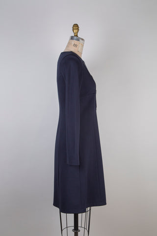 Robe marine à plastron boutonné (6)