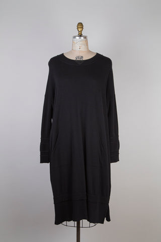 Black oversized sweater dress in luxurious knit (6/TU)