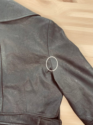 Trench court en faux cuir brun (4+10)
