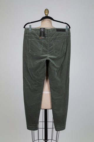 Pantalon en velours vert mousse (10)