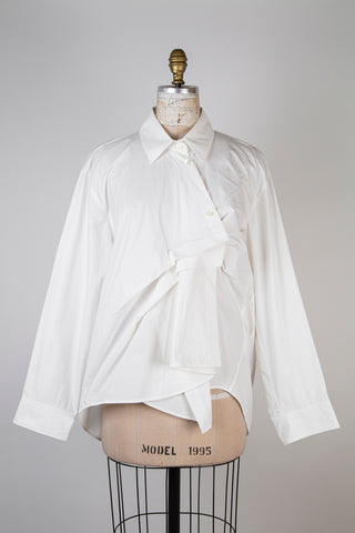 Blouse blanche asymétrique à pinces bouffantes (M)