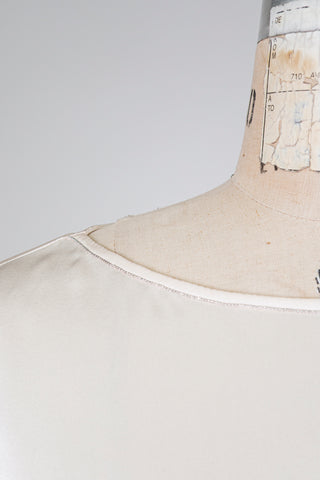 Blouse en soie rose doux à col bijou (6)