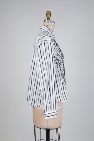 Chemisier blanc et noir à broderies (6+)