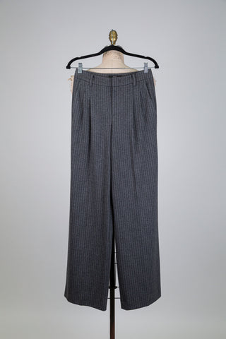 Pantalon gris à rayures crème en flanelle fondante (4+6+10)