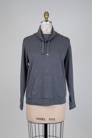 Chandail gris à galons strass (6)