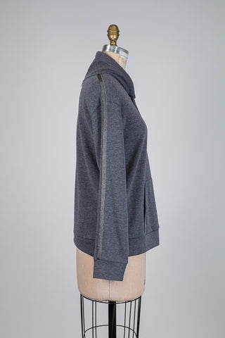 Chandail gris à galons strass (6)