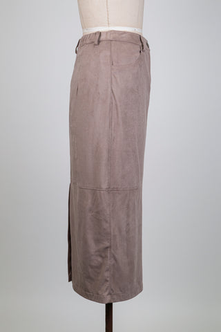 Straight skirt in taupe pink faux suede (6)