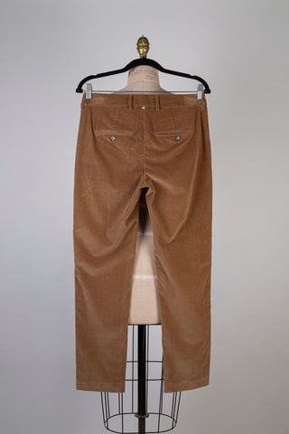 Pantalon cigarette en corduroy noisette (6)