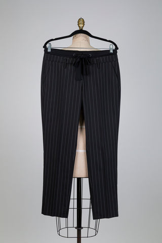 Pantalon tailleur noir à rayures blanches (6-8)