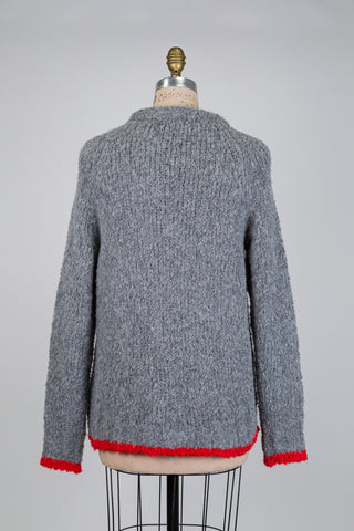 Chandail au grand coeur en tricot gris (6)