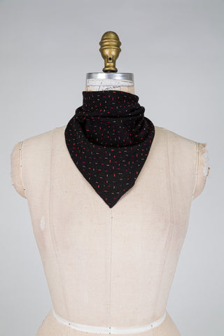 Reversible DANDY scarf in black and bright pink