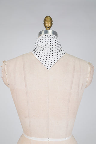 Foulard DANDY crème à motif floral noir