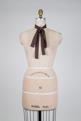 Colonel brun à rayures fines crème