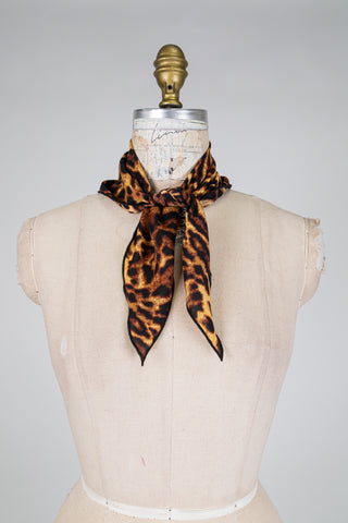 Foulard triangle puissant léopard