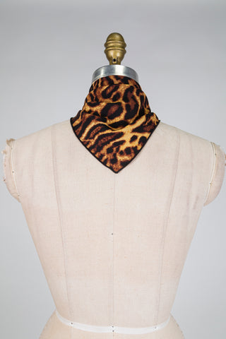 Foulard triangle puissant léopard