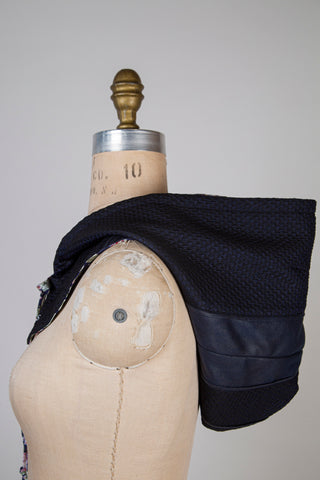 Capulard Roseraie marine / Jacquard bleu noir & faux cuir