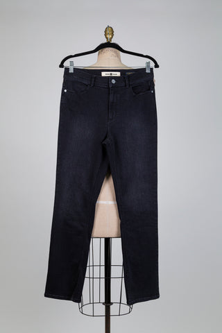 Black straight cut denim pants (8+16)