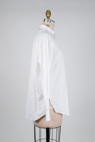 White blouse with a shimmering collar (8)