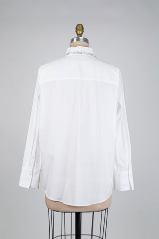 White blouse with a shimmering collar (8)