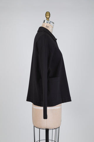 Short black jacket with a single pocket (XS+S)