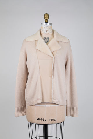 Cream jacket with sheepskin collar (6)