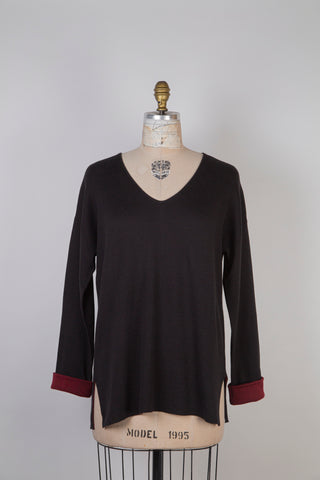 Black soft sweater with garnet cuffs (XS+M to XL)