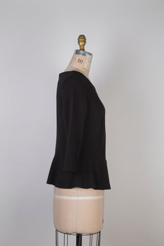 Chandail cintré noir à basque (M)