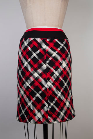 Red tartan skirt (4 and 6)