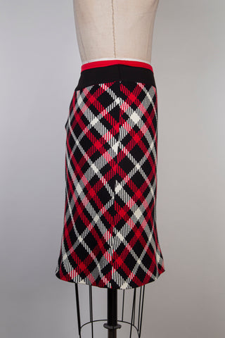 Red tartan skirt (4 and 6)