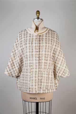 Veste chauve-souris crème façon Chanel (6)