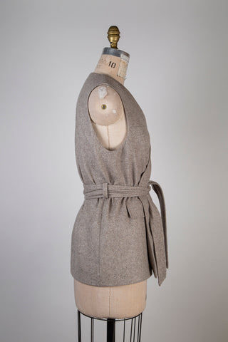 Cream-grey sleeveless jacket (6)