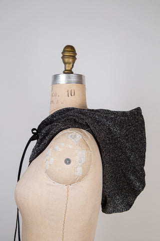 Capulard noir métallisé argent / tricot noir tartan cendré