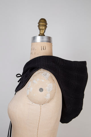 Capulard noir métallisé argent / tricot noir tartan cendré