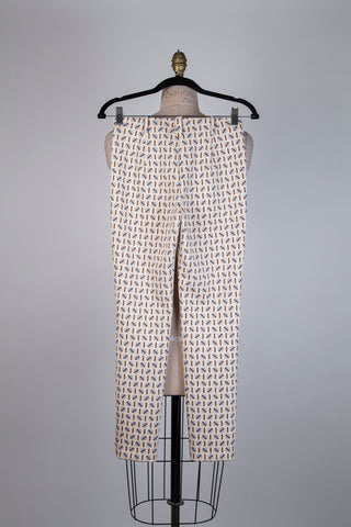 VC81.11J04 - Vanilla cigarette pants with lavender blue polka dots (XS)