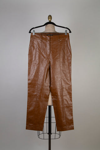 Pantalon en faux cuir cuir cognac à accent coutures (6 et 8)