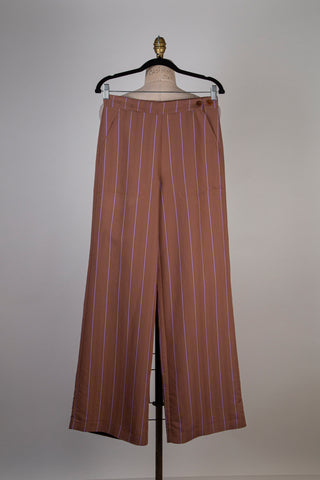 Pantalon tailleur cacao à rayures mauve (6)